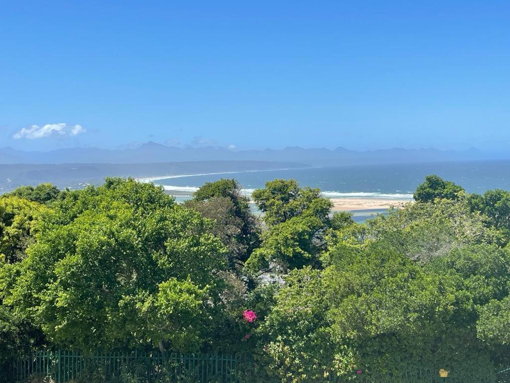 Hilltop Bayview Luxury Apartment *