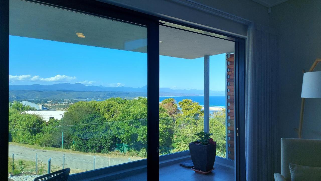 Hilltop Bayview Luxury Apartment *