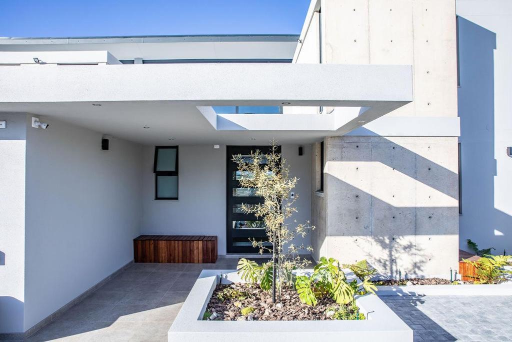 Hilltop Bayview Luxury