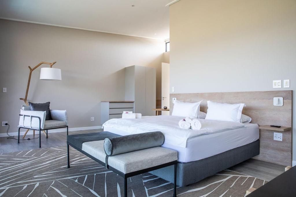 Hilltop Bayview Luxury