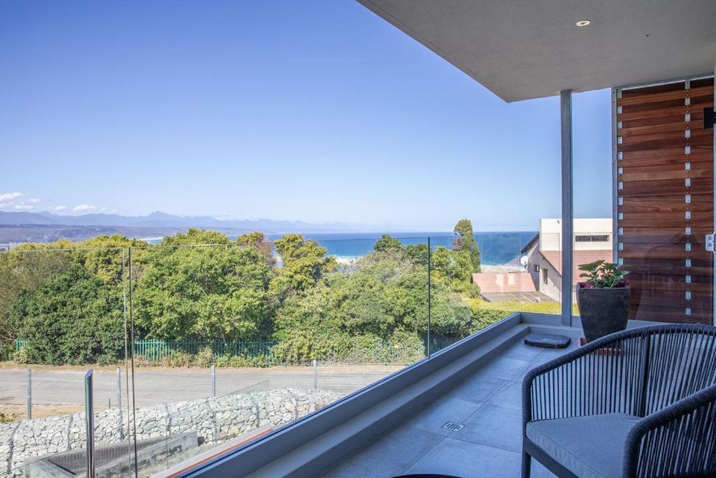 Hilltop Bayview Luxury *