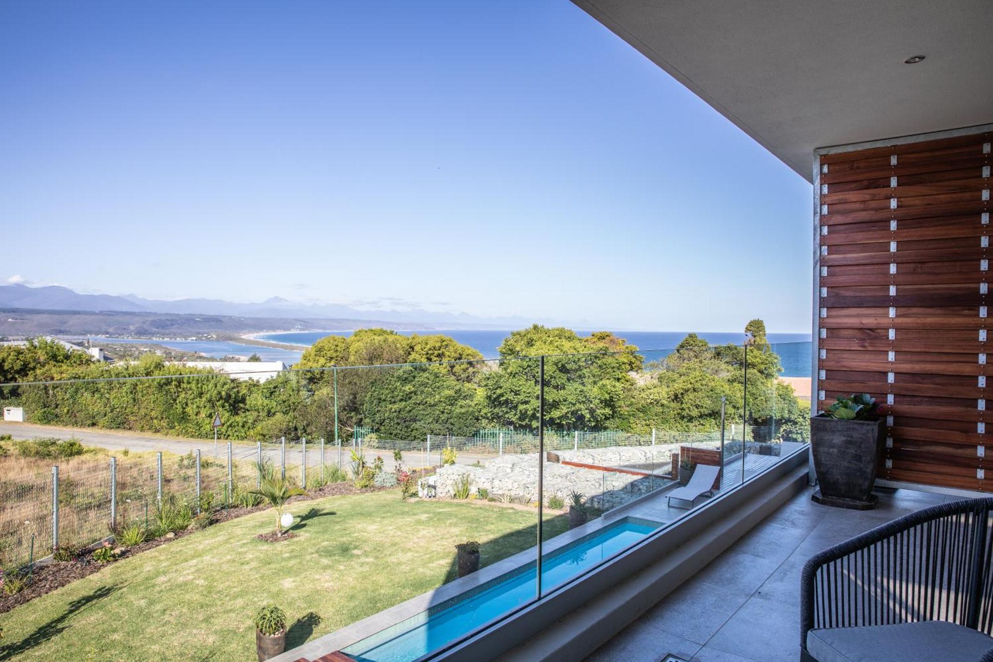 Hilltop Bayview Luxury *