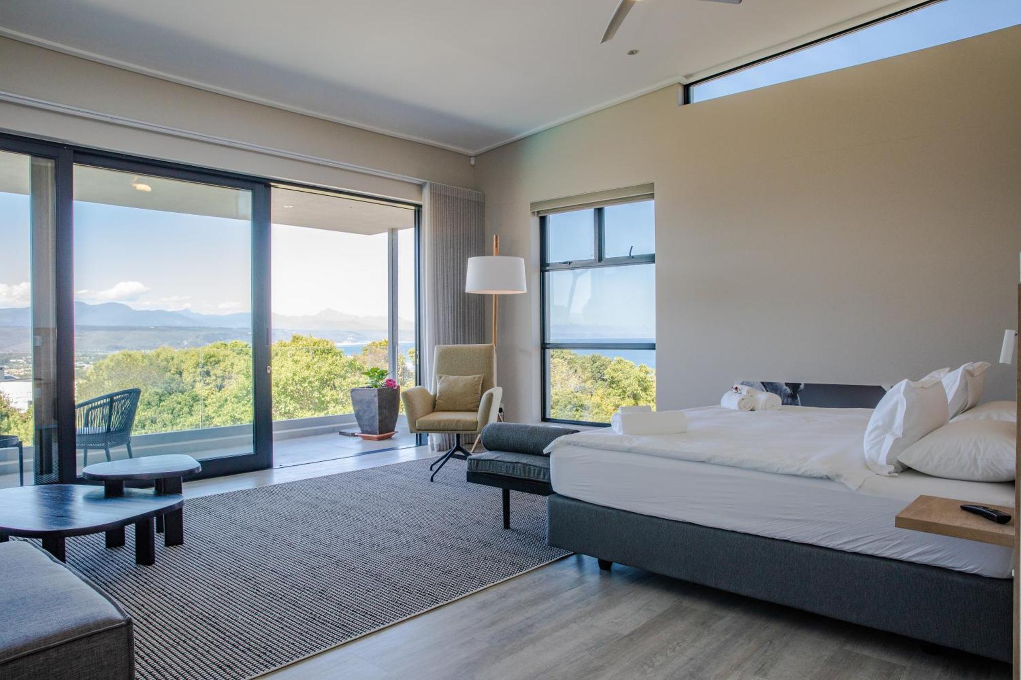 Hilltop Bayview Luxury Apartment Plettenberg Bay